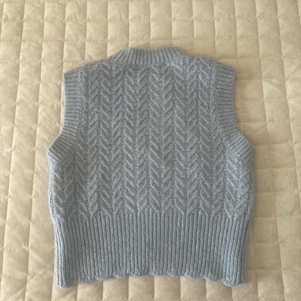Zara Light Blue Cable Knit Sleeveless Sweater - Picture 5 of 8